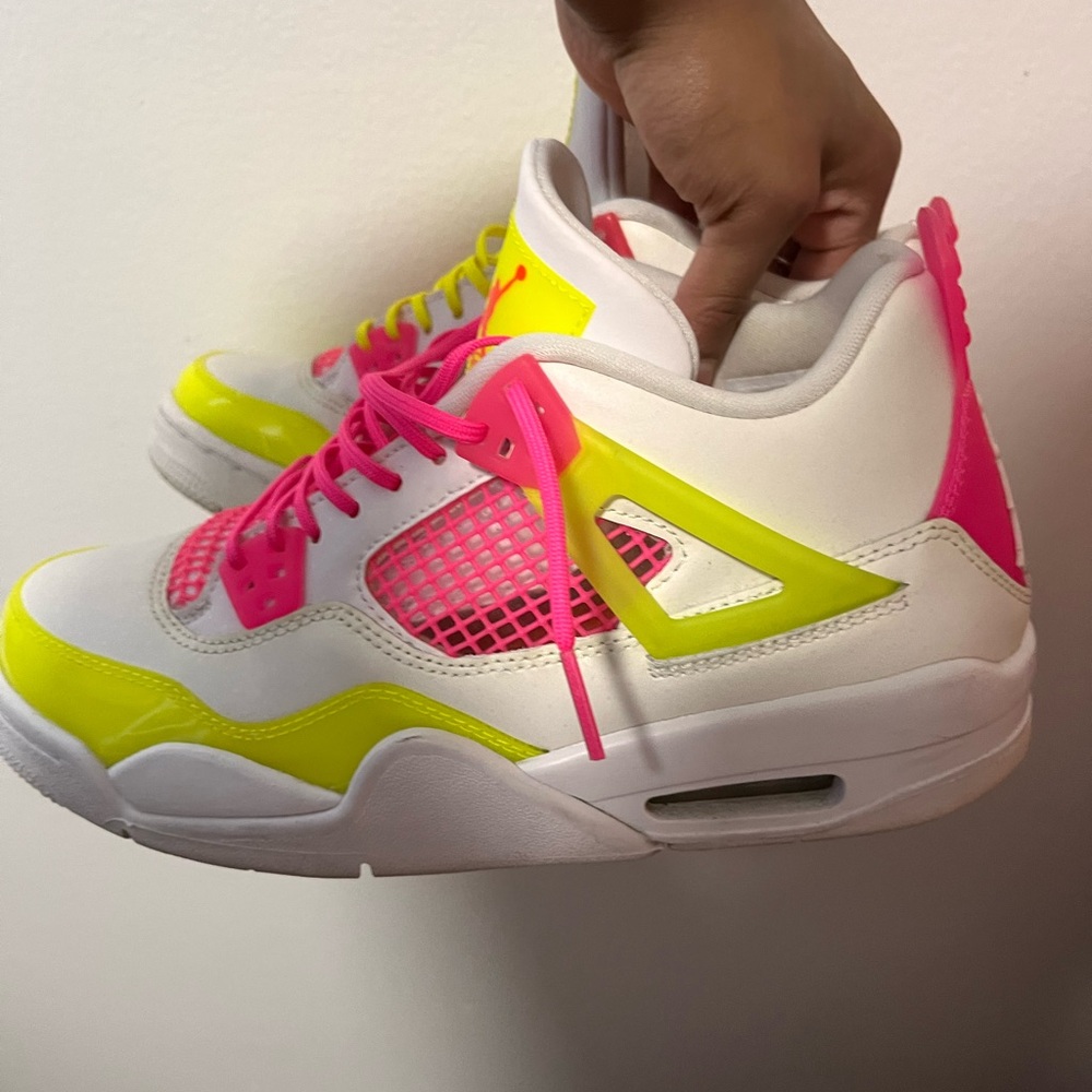 Jordan 4 Lemon Venom